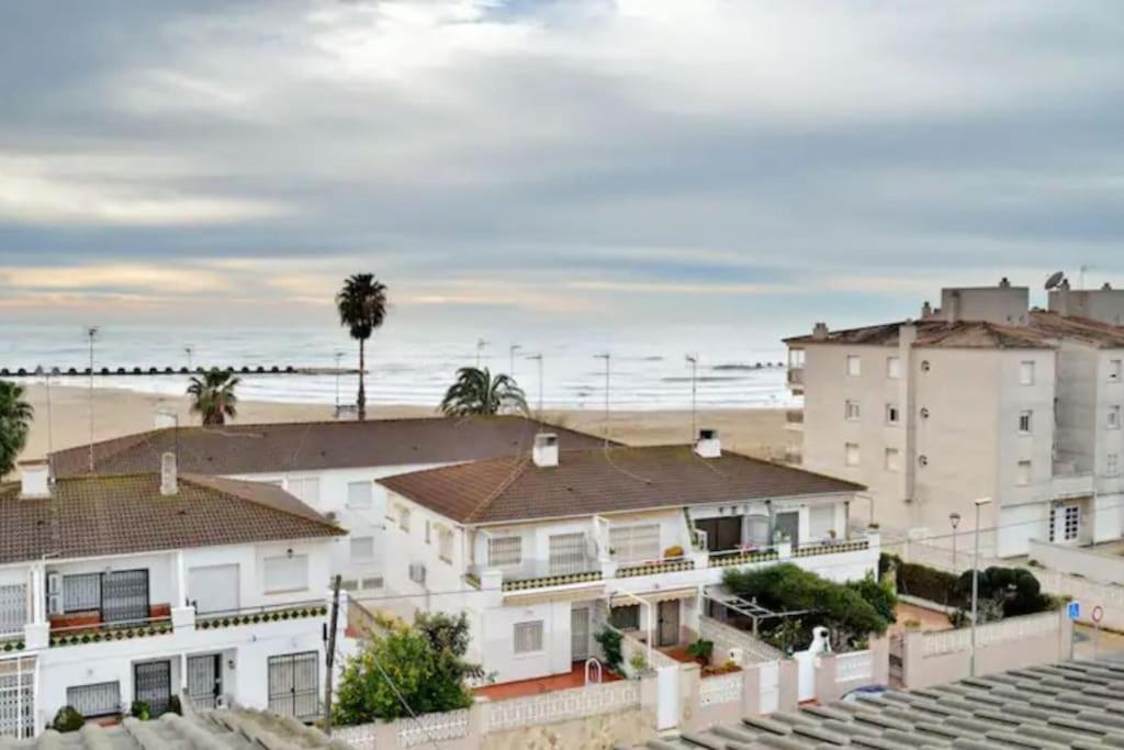 Nice Beachside 2-Bd Apt Near Barcelona Cunit Buitenkant foto