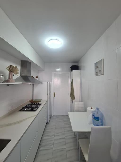 Nice Beachside 2-Bd Apt Near Barcelona Cunit Buitenkant foto