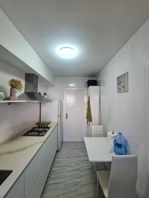 Nice Beachside 2-Bd Apt Near Barcelona Cunit Buitenkant foto