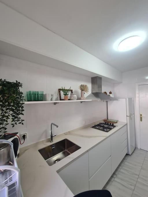 Nice Beachside 2-Bd Apt Near Barcelona Cunit Buitenkant foto