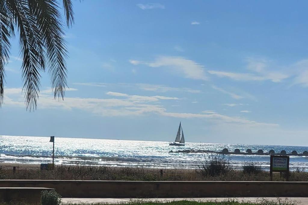 Nice Beachside 2-Bd Apt Near Barcelona Cunit Buitenkant foto