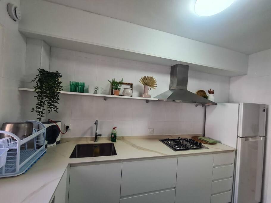 Nice Beachside 2-Bd Apt Near Barcelona Cunit Buitenkant foto